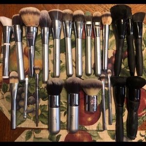 Make up brush bundle